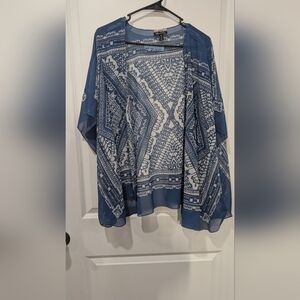 Allison Brittney Blue and White Patterned Kimono